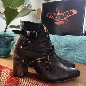 SOLD! Freebird Jerome black new size 10